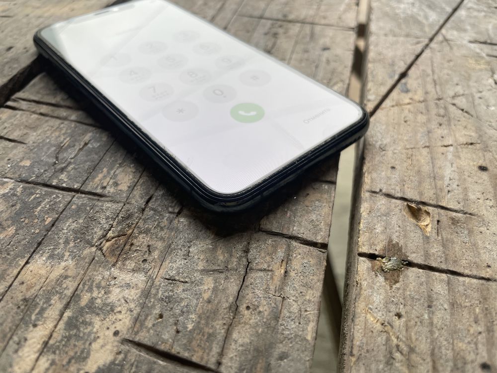 Iphone 11 PRO на запчасти экран, камера, корпус