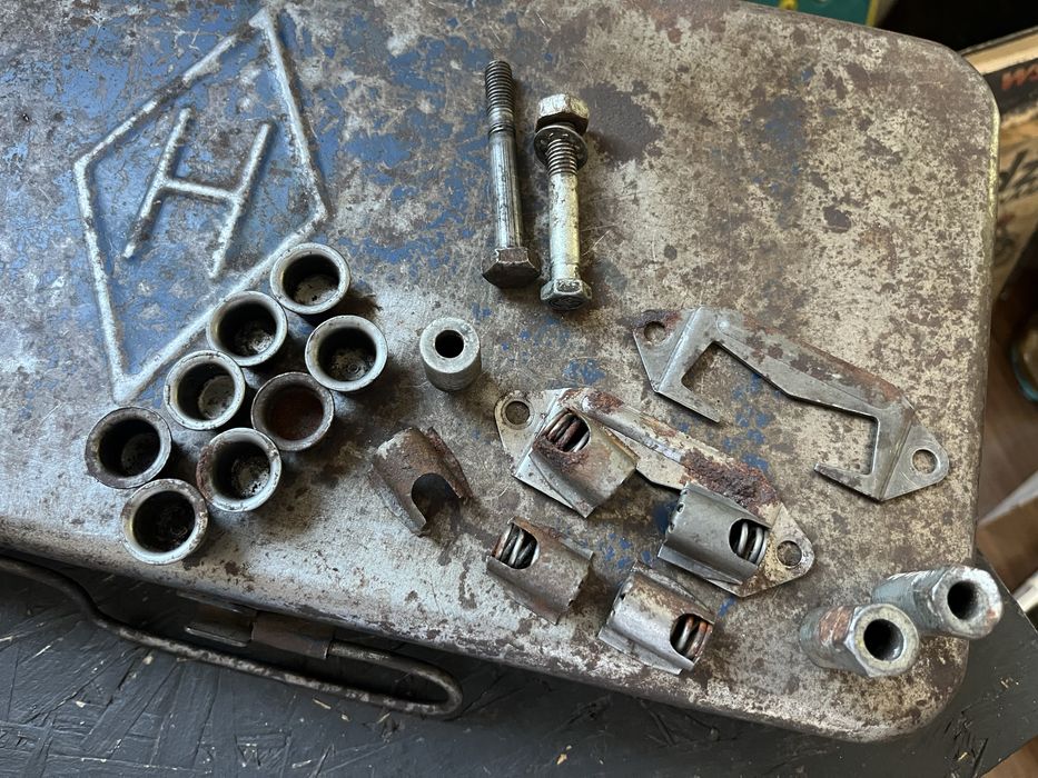 WSK 175 SHL M17/11 elementy sprzęgła sprzegła prezyny podkladki calosc