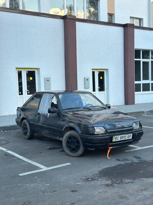 Ford escort 1988