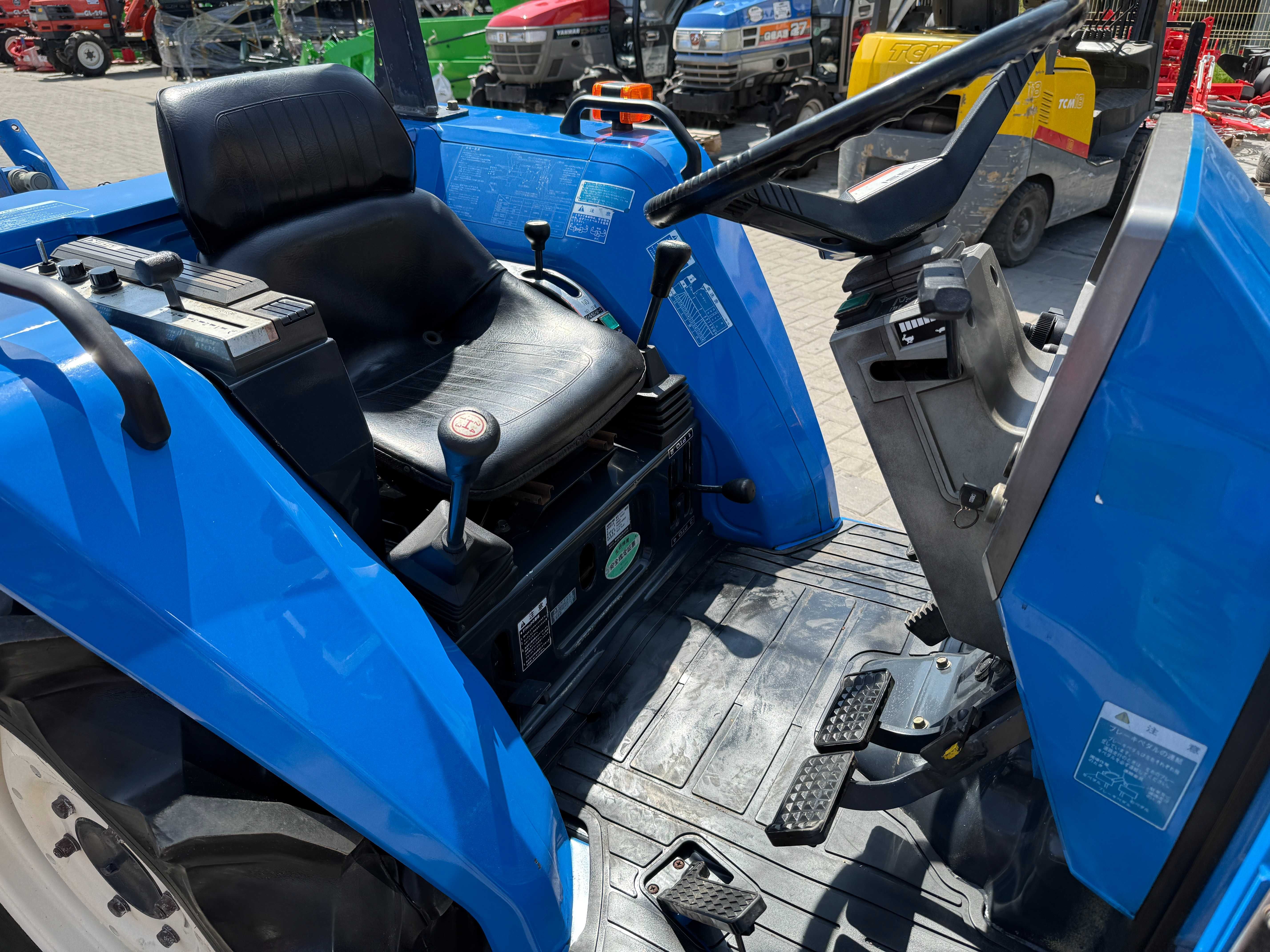 Японський мінітрактор ISEKI TA263 + фреза