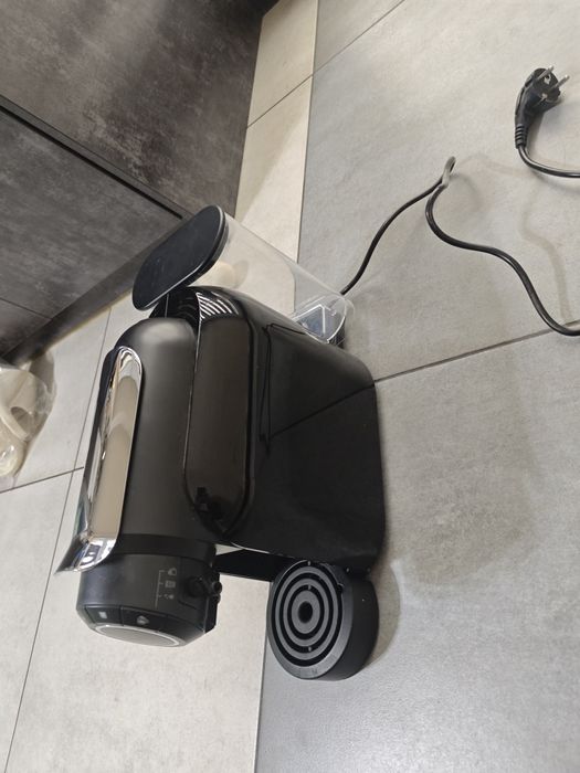 Ekspres kapsułkowy Delta Q plus kapsułki