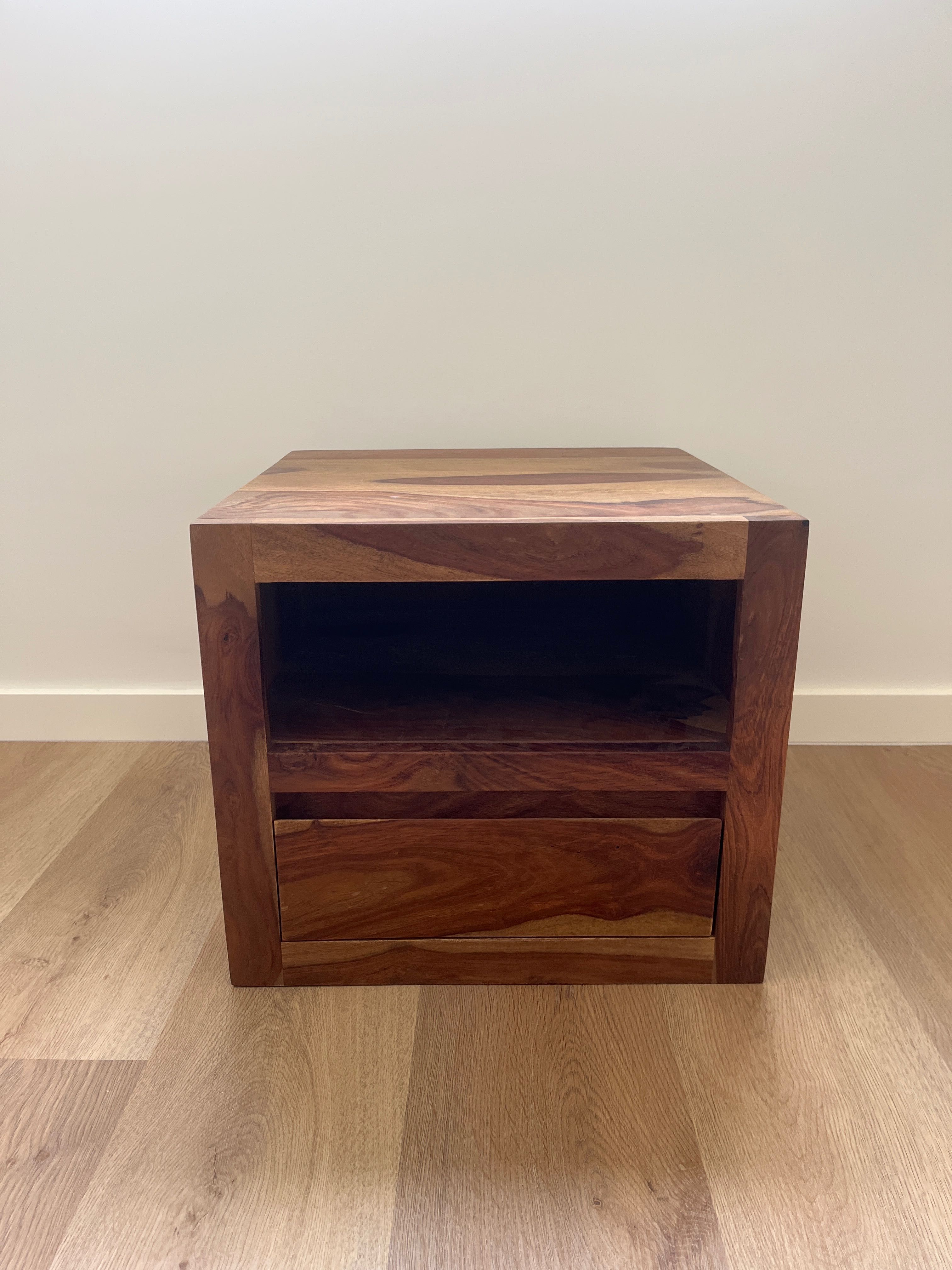 Mesa de cabeceira