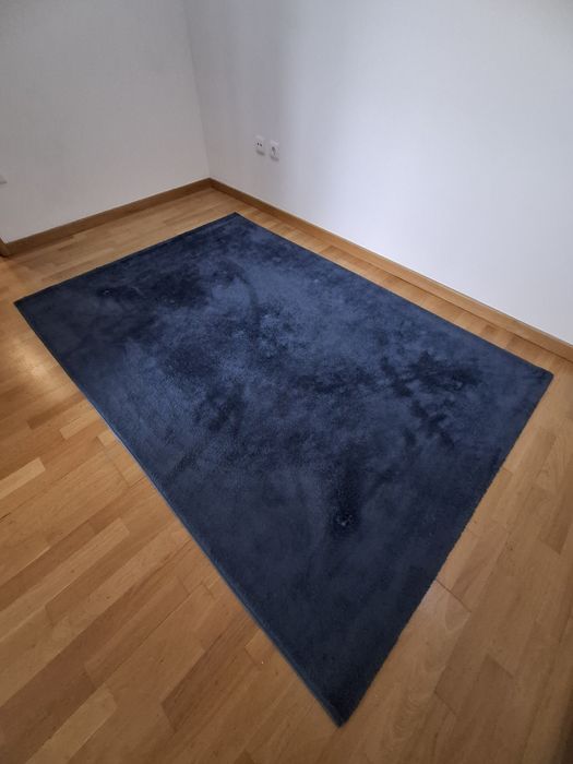 Carpete azul 160×260, pêlo médio, como nova.