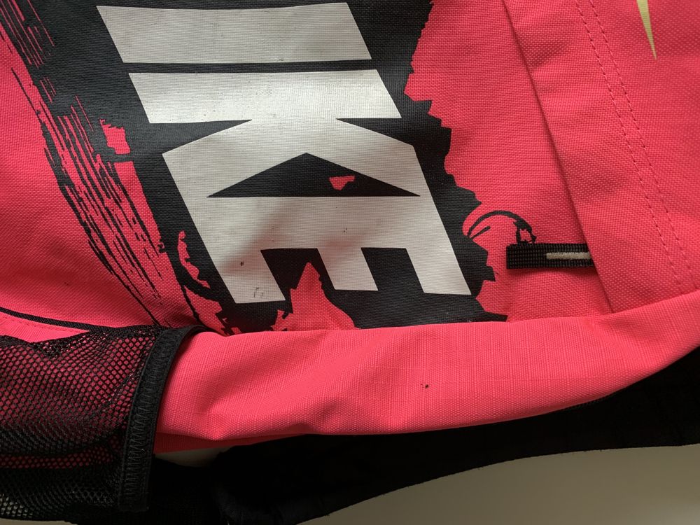 Różowy plecak Nike