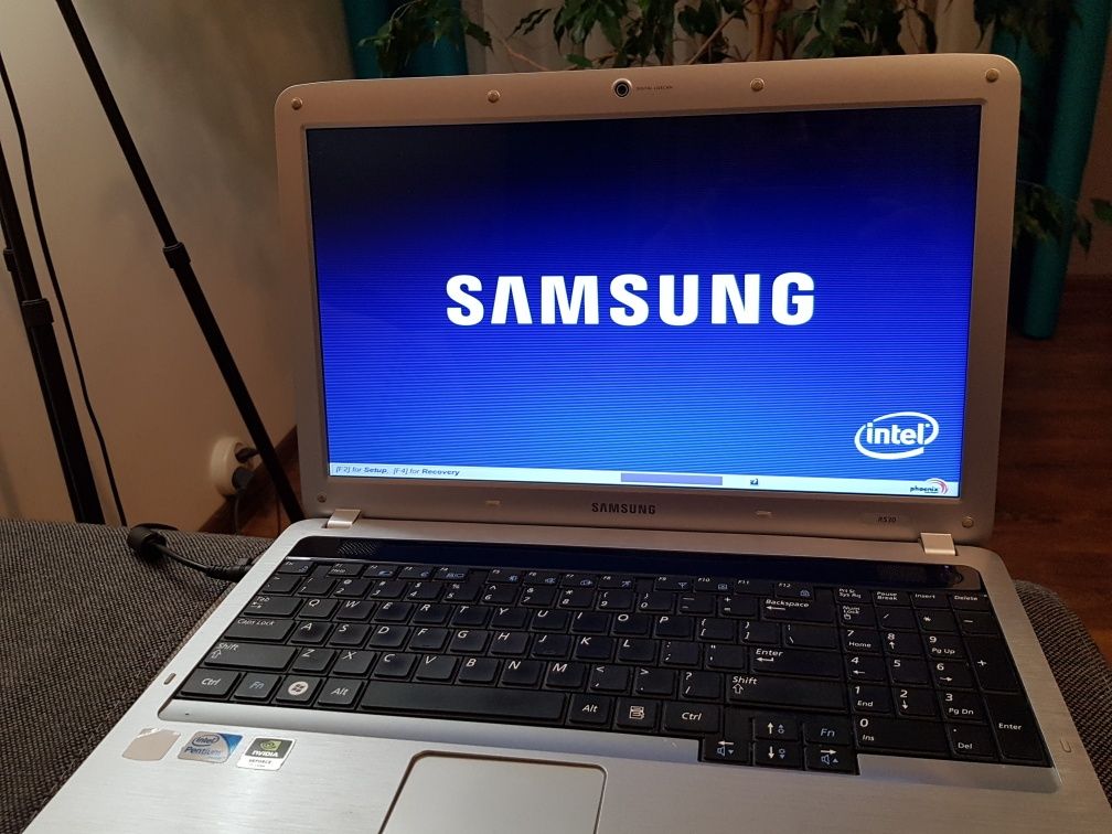 Laptop tablet s 22 samsung r530