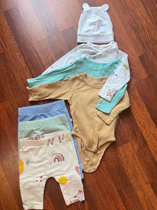 Набір дитячого одягу