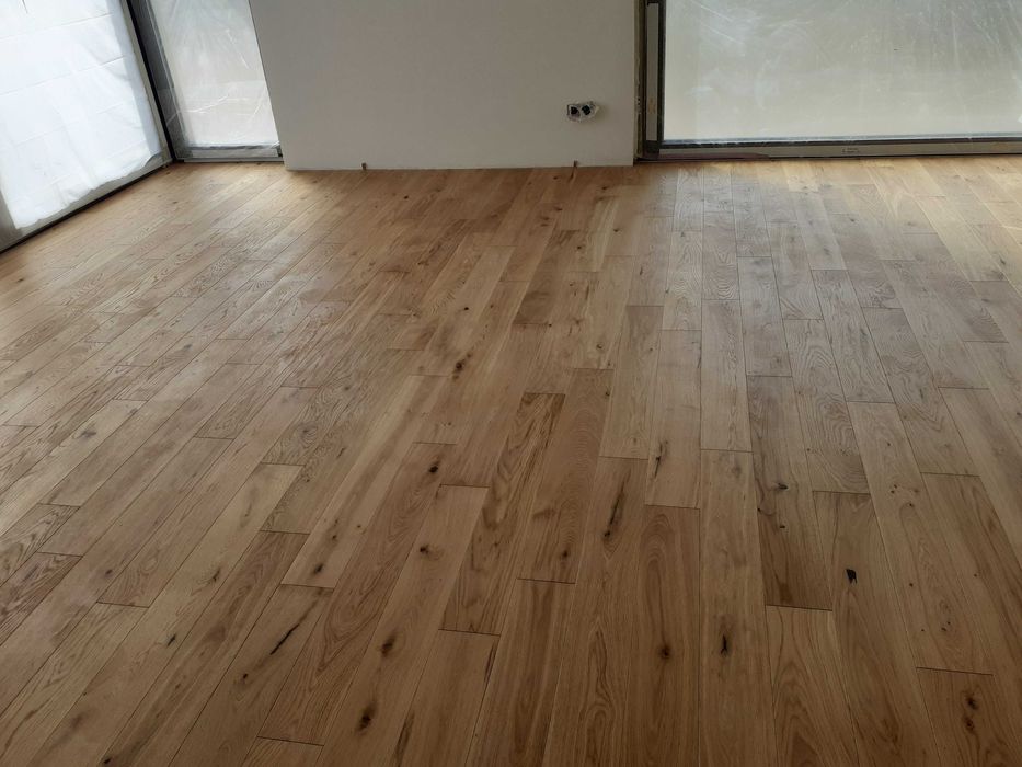 Cyklinowanie parkietu, montaż podłóg drewnianych oraz listew.