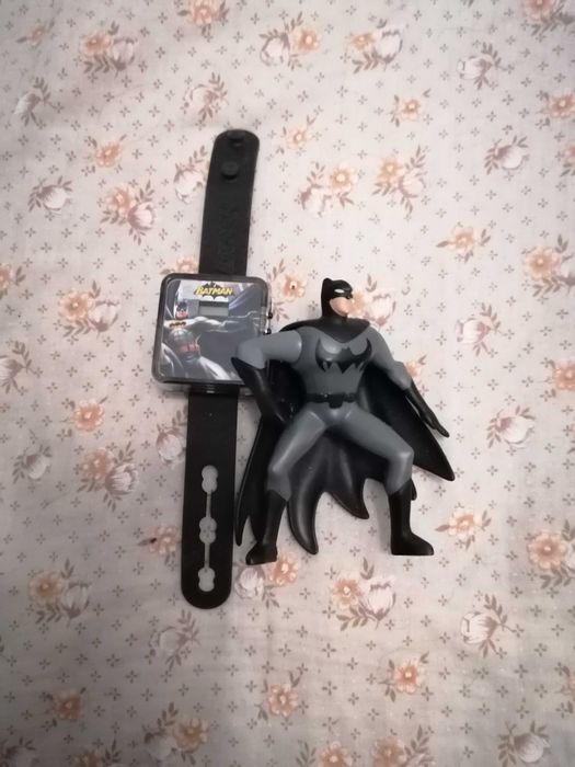 6 Batman and Flash Action Figures/Toys/Clocks! (DC)64550971409026120