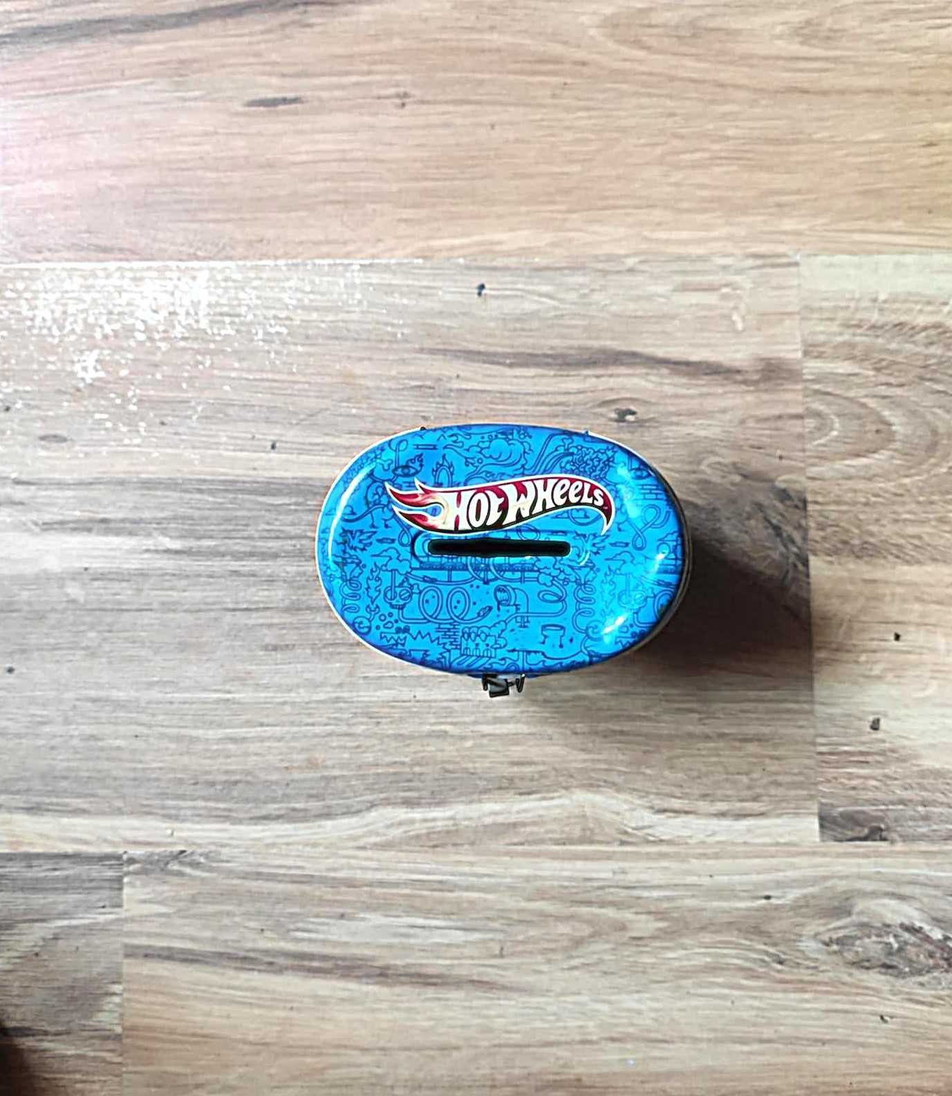 Skarbonka Hot Wheels – metalowa puszka dla dziecka – Katowice