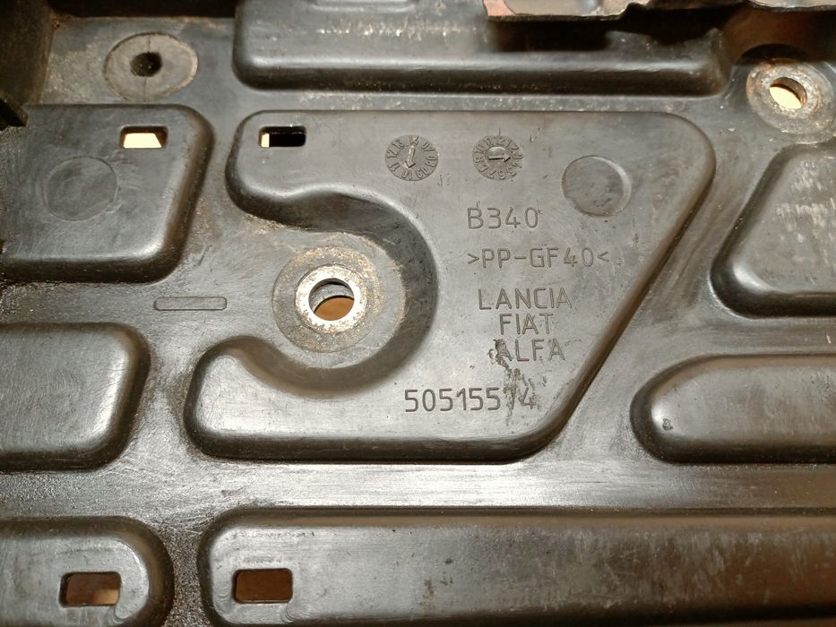 Podstawa obudowa mocowanie akumulatora Alfa Romeo 159 LIFT