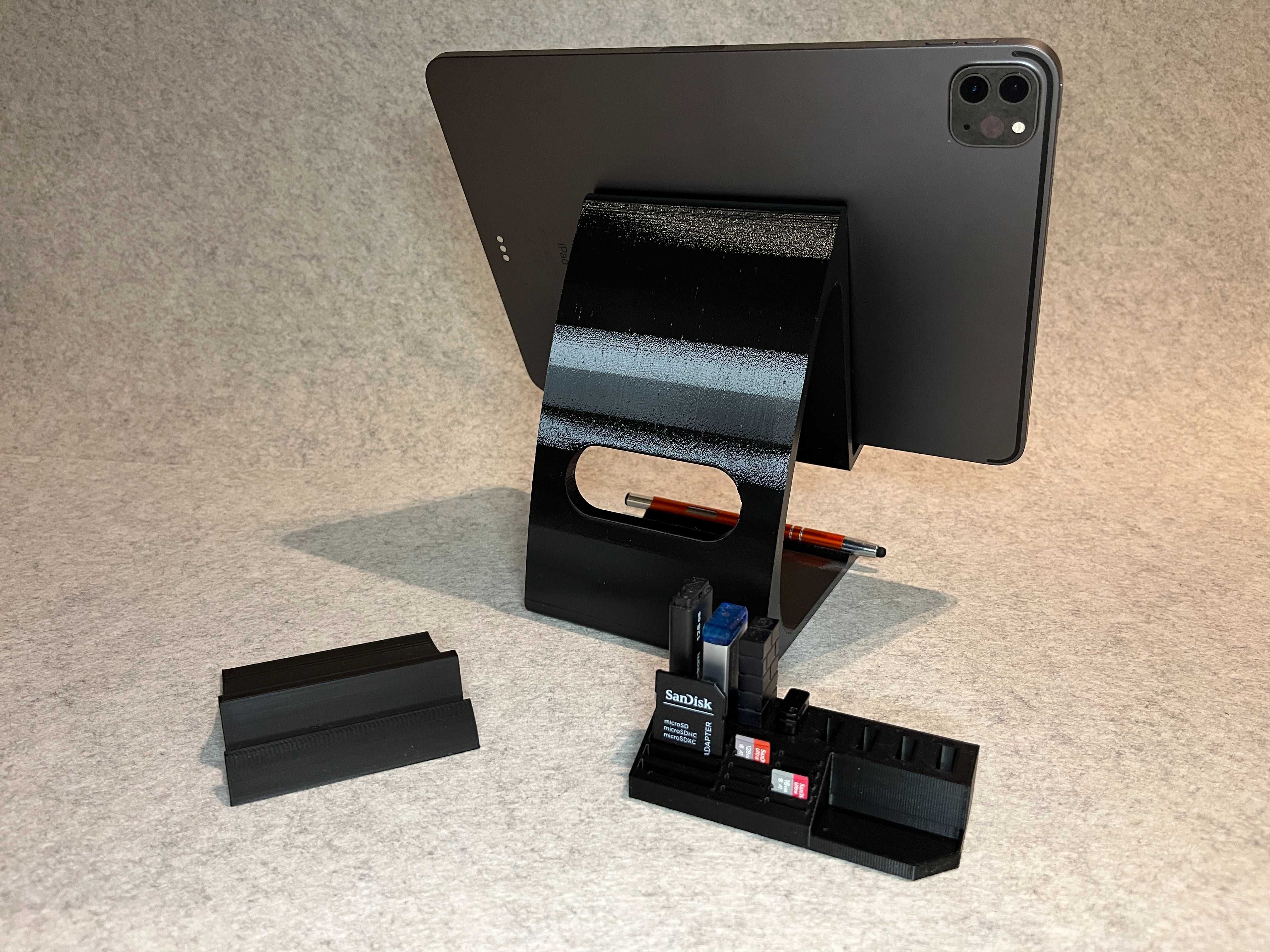 Zestaw stojakow na tablet, telefon, pendrive USB, MicroSD