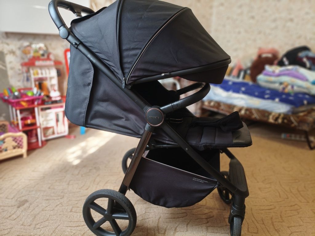 Прогулянкова коляска CARRELLO Bravo Plus