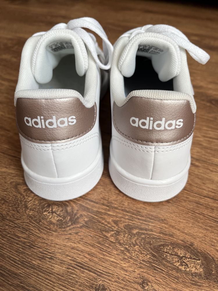 Кросівки Adidas  36р. 23.5см