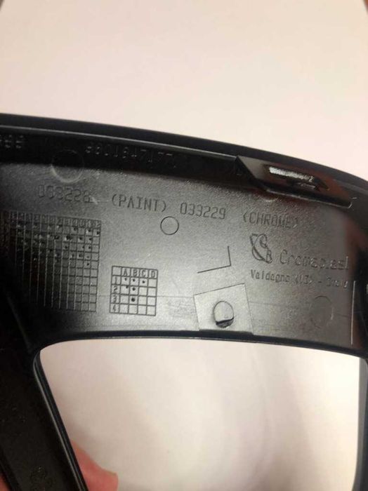 citroen c3 picasso oryginal nowa ramka kratka halogenu prawa