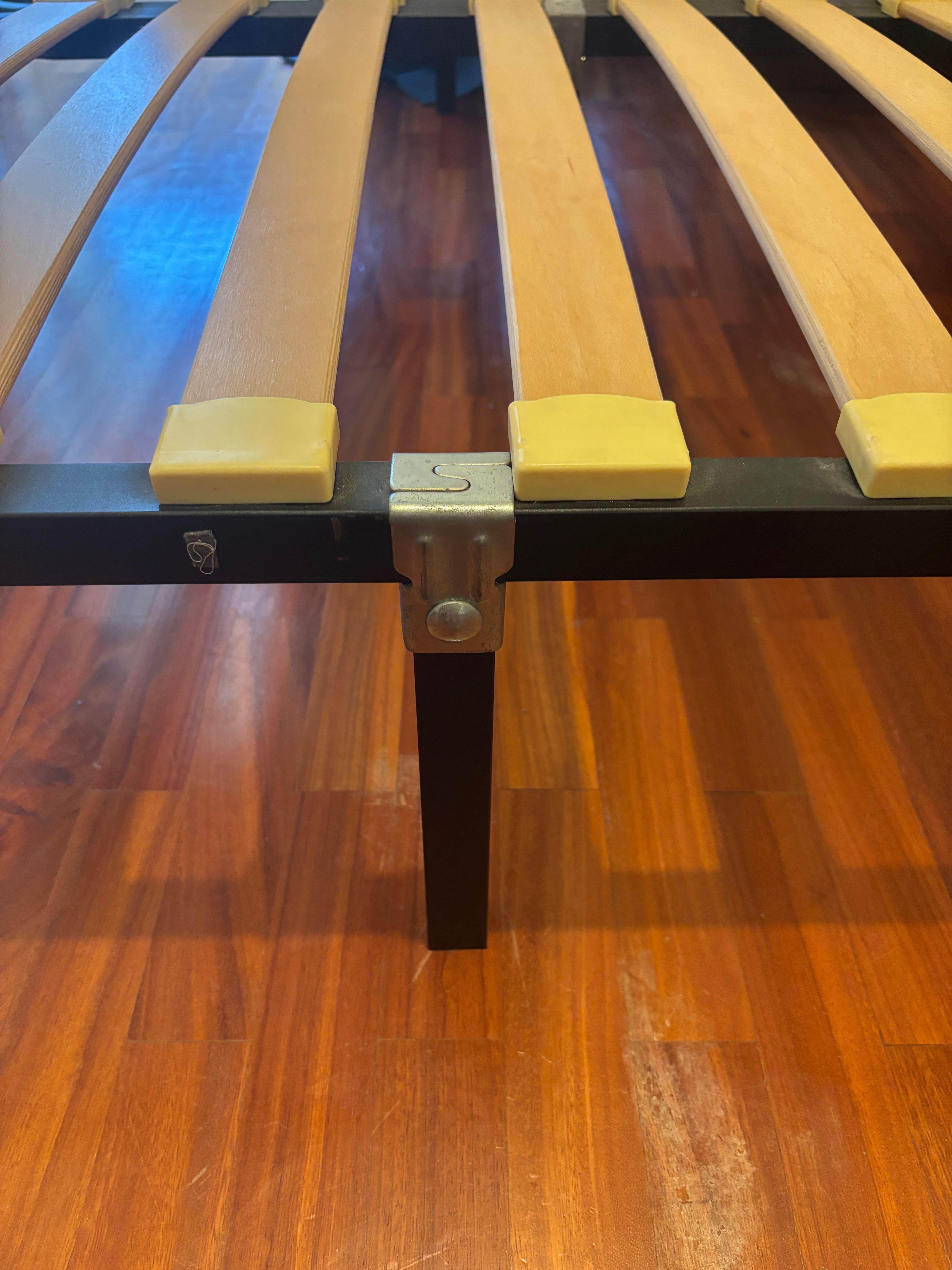 Cama de casal + colchão de oferta