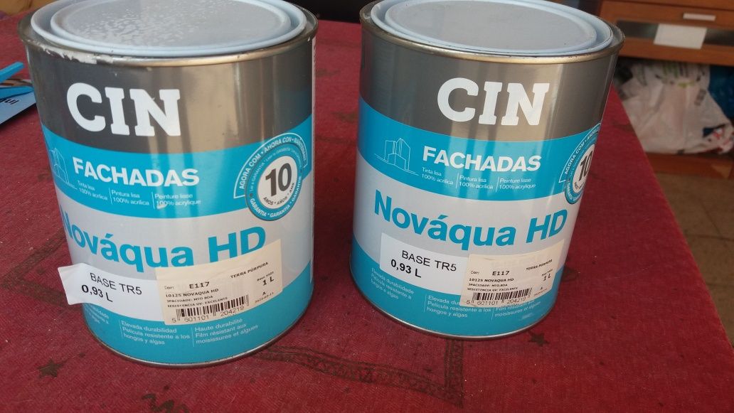 2 latas tinta 1l Nováqua Cin E117