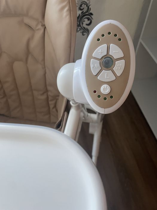 Стільчик-качеля Carrello Triumph