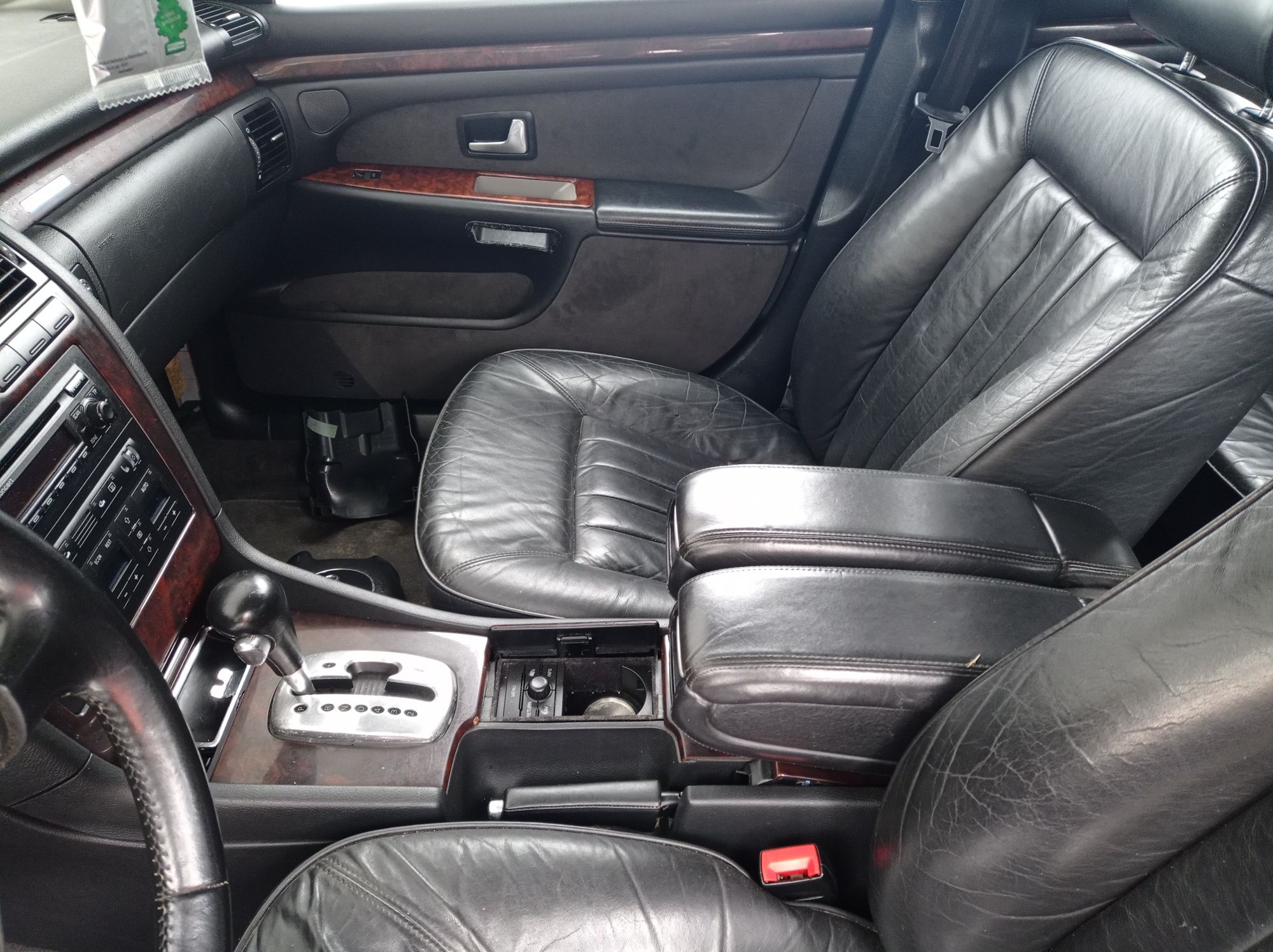 Audi A8 D2 lift radio 2 din dekory drewniane podlokietnik