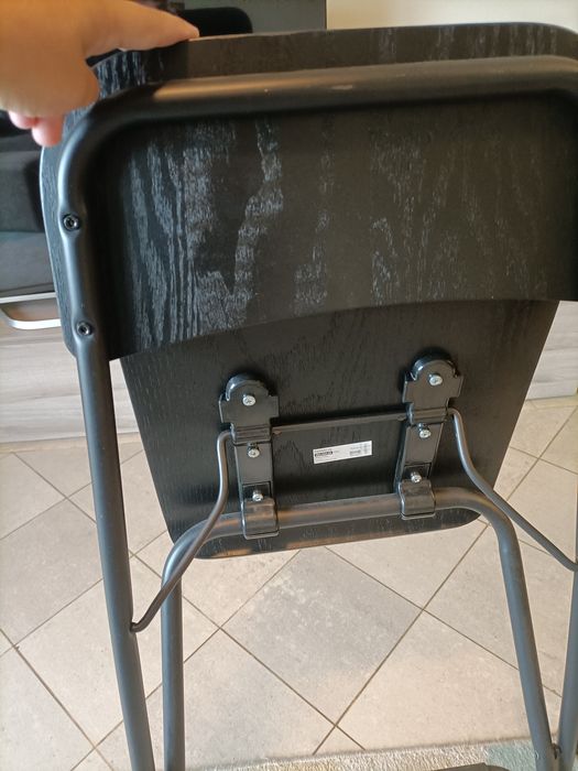 Cadeirão IKEA Franklin preta