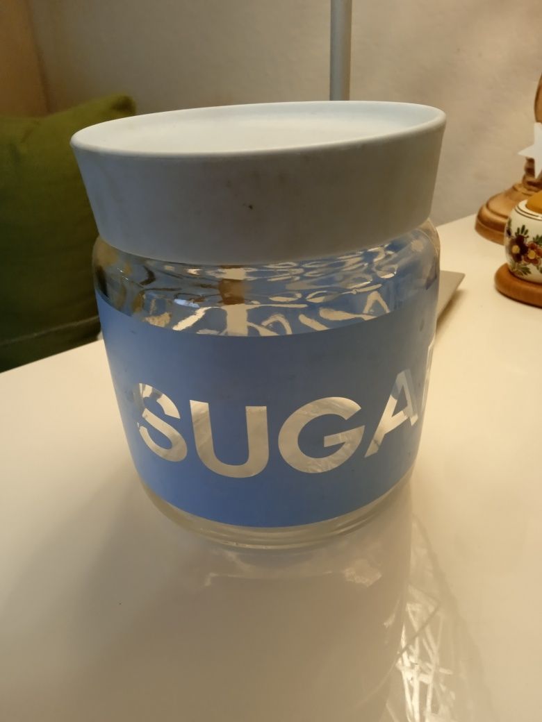 Szklany pojemnik na cukier
