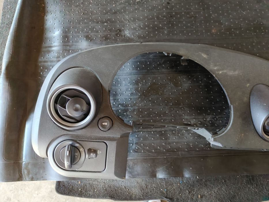 Kratka nawiewu powietrza pokrętło przełącznik świateł ford Fiesta mk6