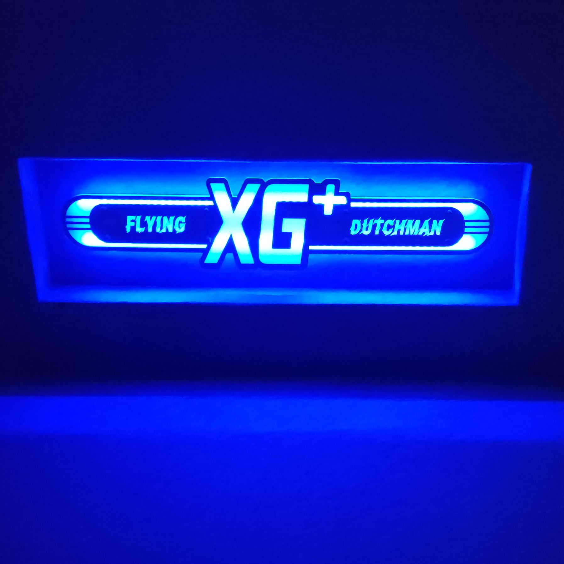 DAF XG+ Lustro LED  na tylną ścianę, nad łóżko D04-BLUE