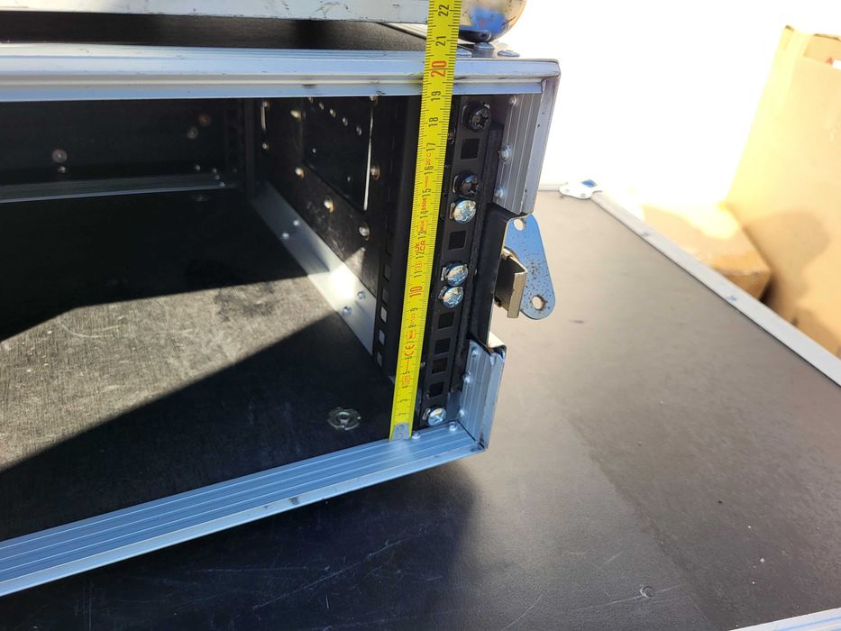 RACK 4U 2x szyna (42cm pomiędzy) case FAKTURA