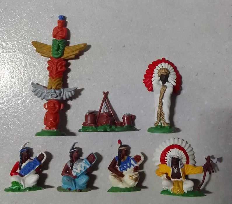 Iндіанці, ковбої Britains