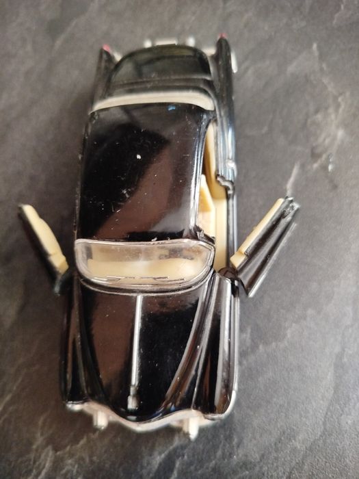 Cadillac Series 62 масштабна модель