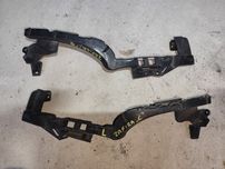 Ślizgi mocowania lampy zderzaka opel zafira c 3III