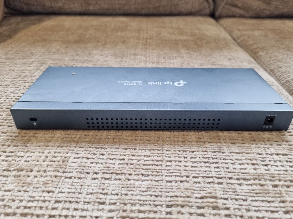 Tp-link 16-Port Gigabit Desktop Switch Model:TL-SG116