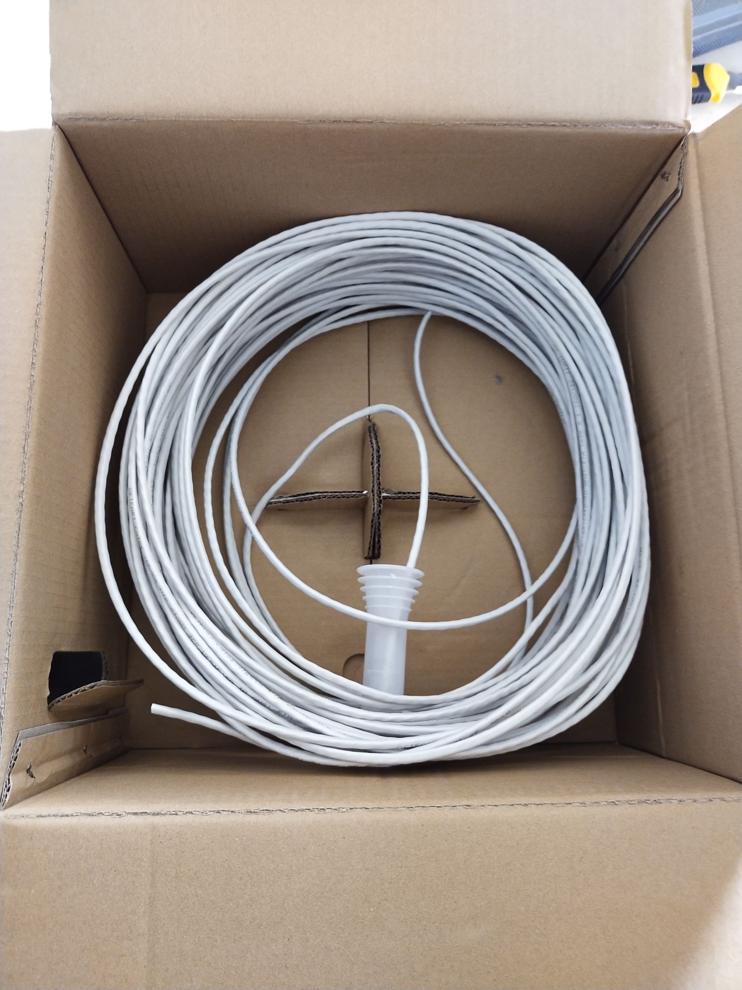Kabel przewód typu SKRĘTKA CAT.5E UTP do internetu kamer anten 105 mb