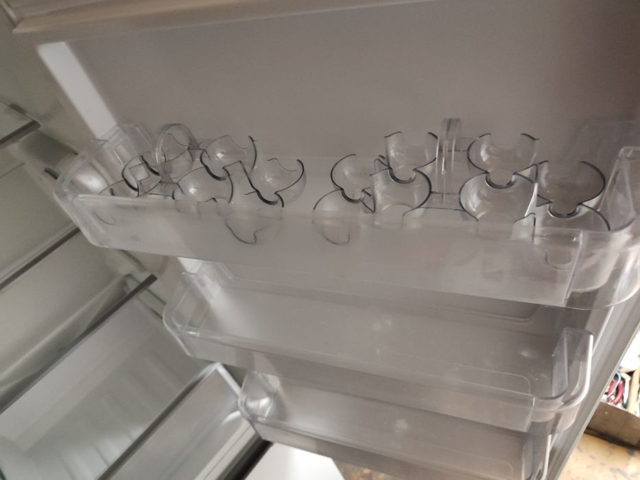 Холодильник Indesit двокамерний свіжа модель