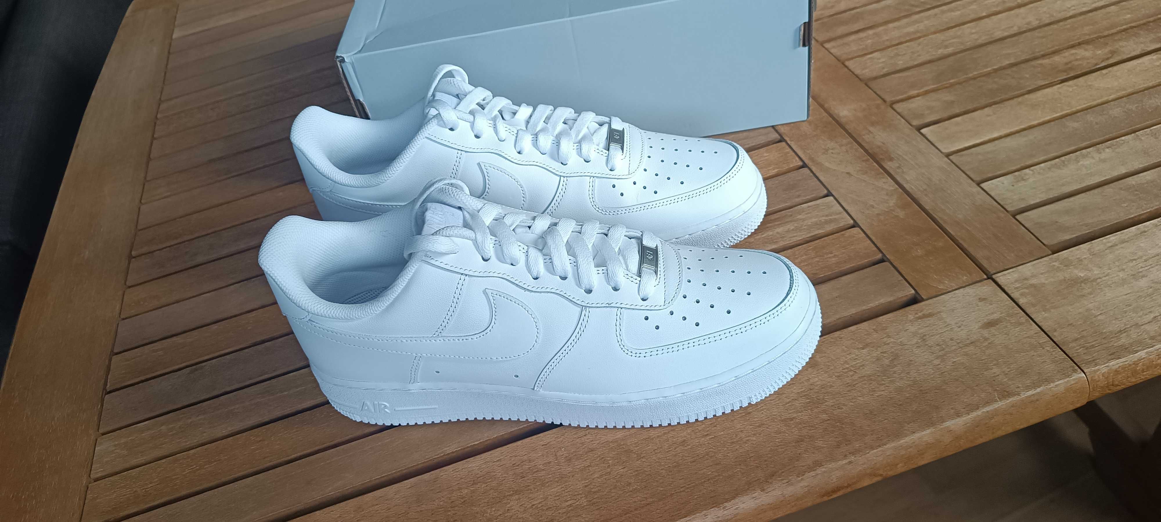 (r. 45- 29 cm) Nike Air Force 1 Low '07 White Białe CW2288,-111