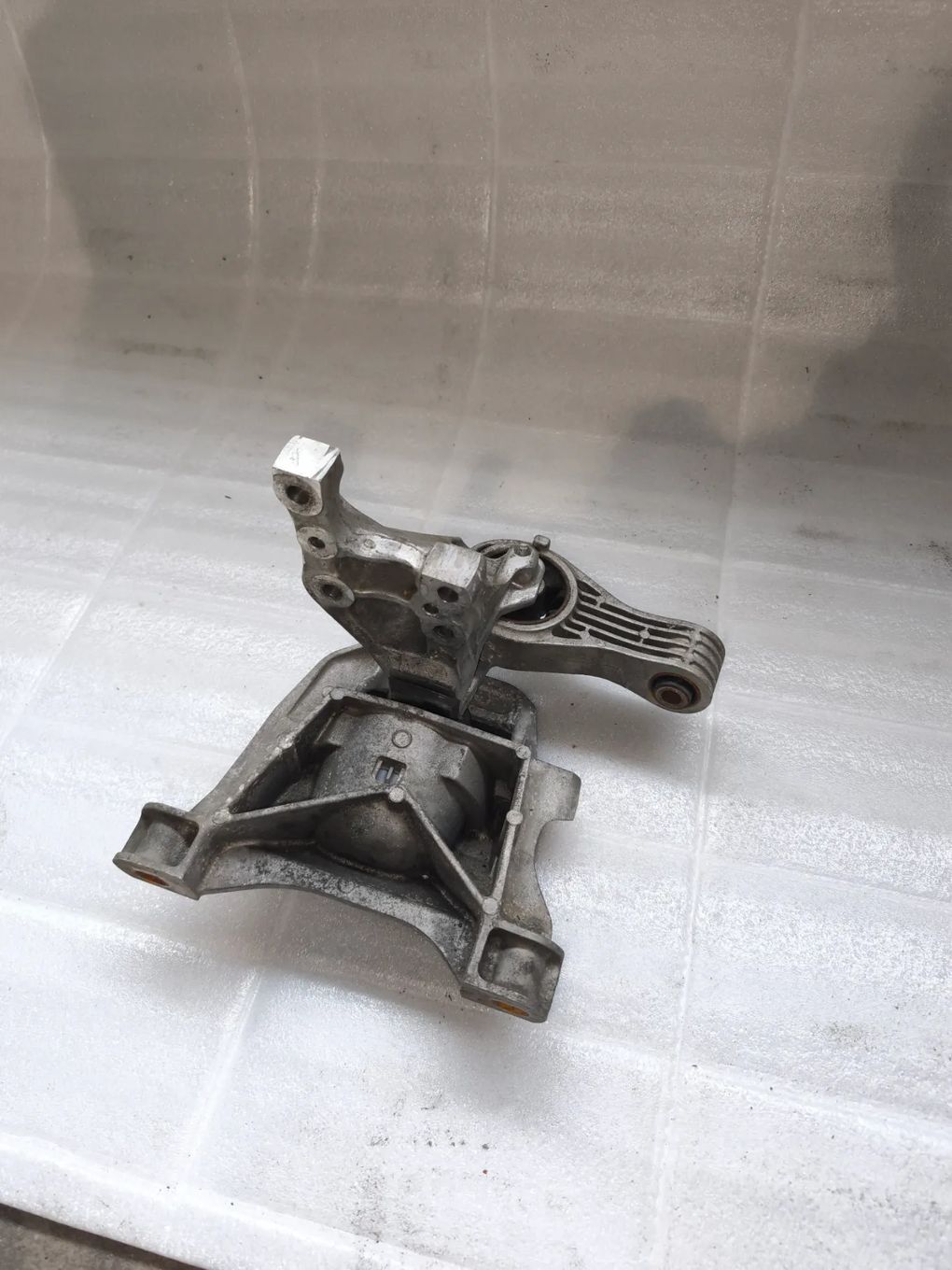 Łapa poduszka silnika citroen Jumpy Peugeot Expert Toyota Proace 2.0 4a110010 9816338580