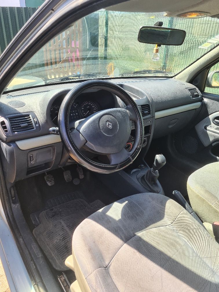 Renault clio 1.5 dci 2003 com AC