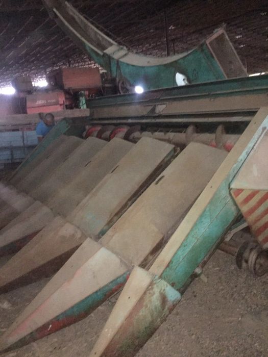 Продам кукурузну жатку