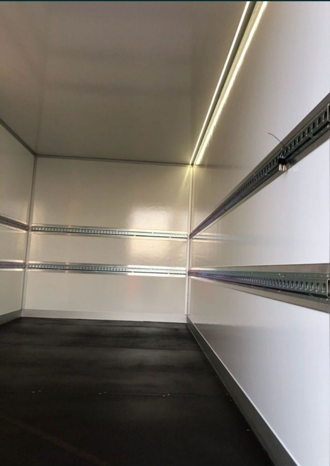 Usługi Transportowe, przeprowadzki , przewóz mebli, utylizacje