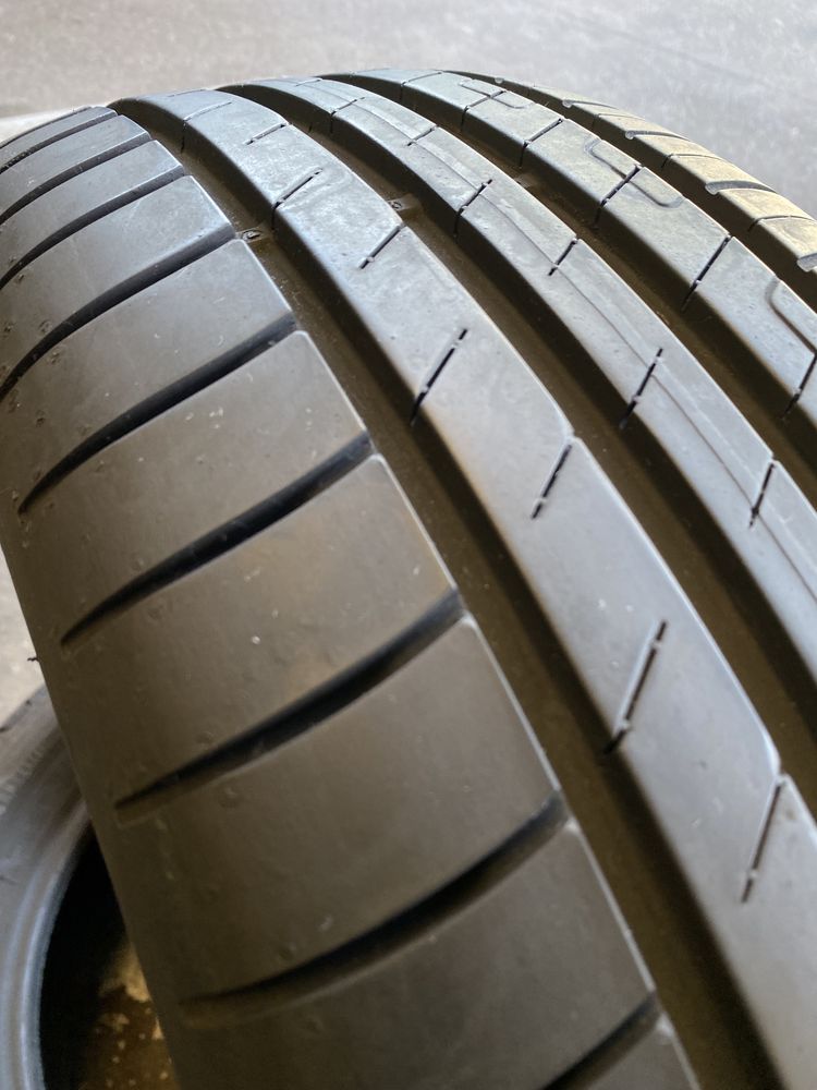 Pneus 205/55/17 - Goodyear Efficient Grip Performance