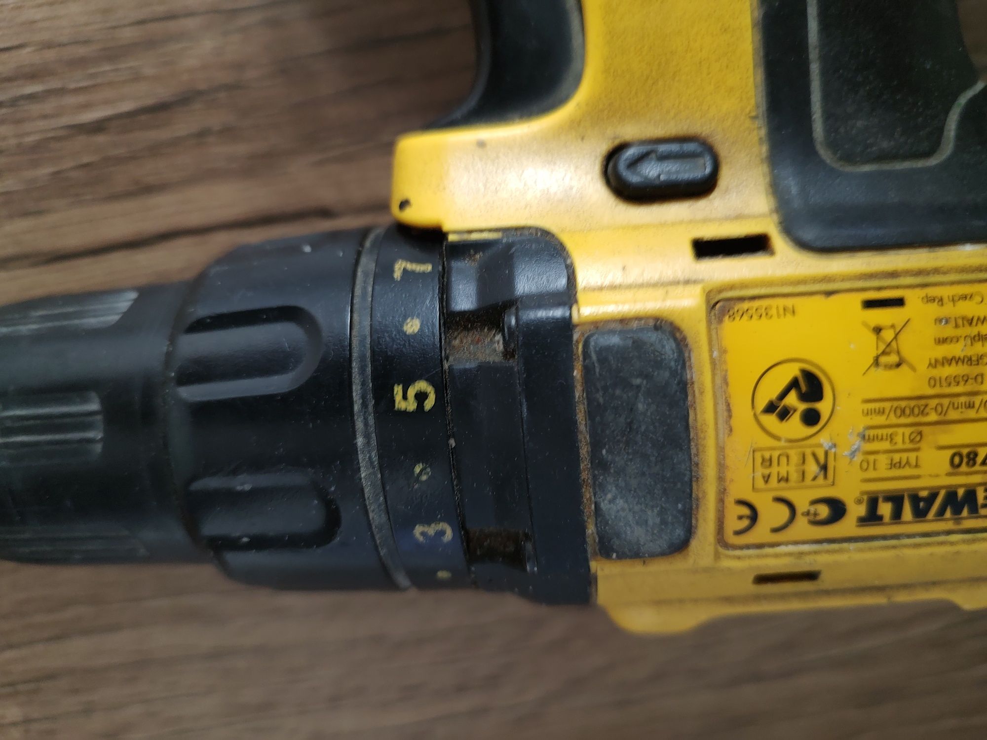 Шуруповерт Dewalt DCD 780