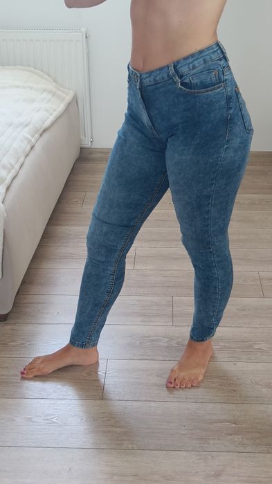 Bershka jeansy z wysokim stanem rurki dopasowane S 36