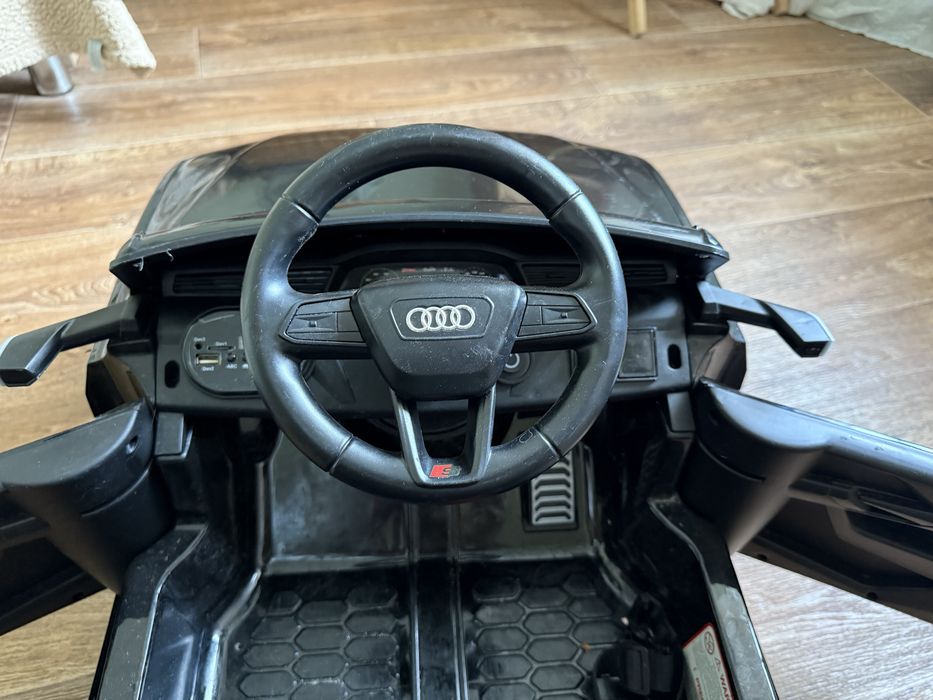 дитячого електромобіля Audi E-tron Sportback