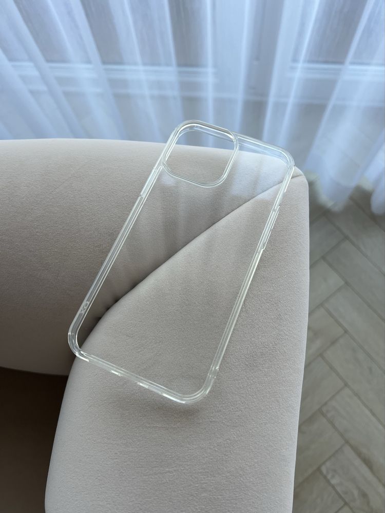 Nowe etui Phantom Glass Case marki XQISIT do Apple iPhone 13 Pro Max