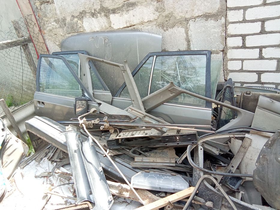 Продам задні стойки bluebird