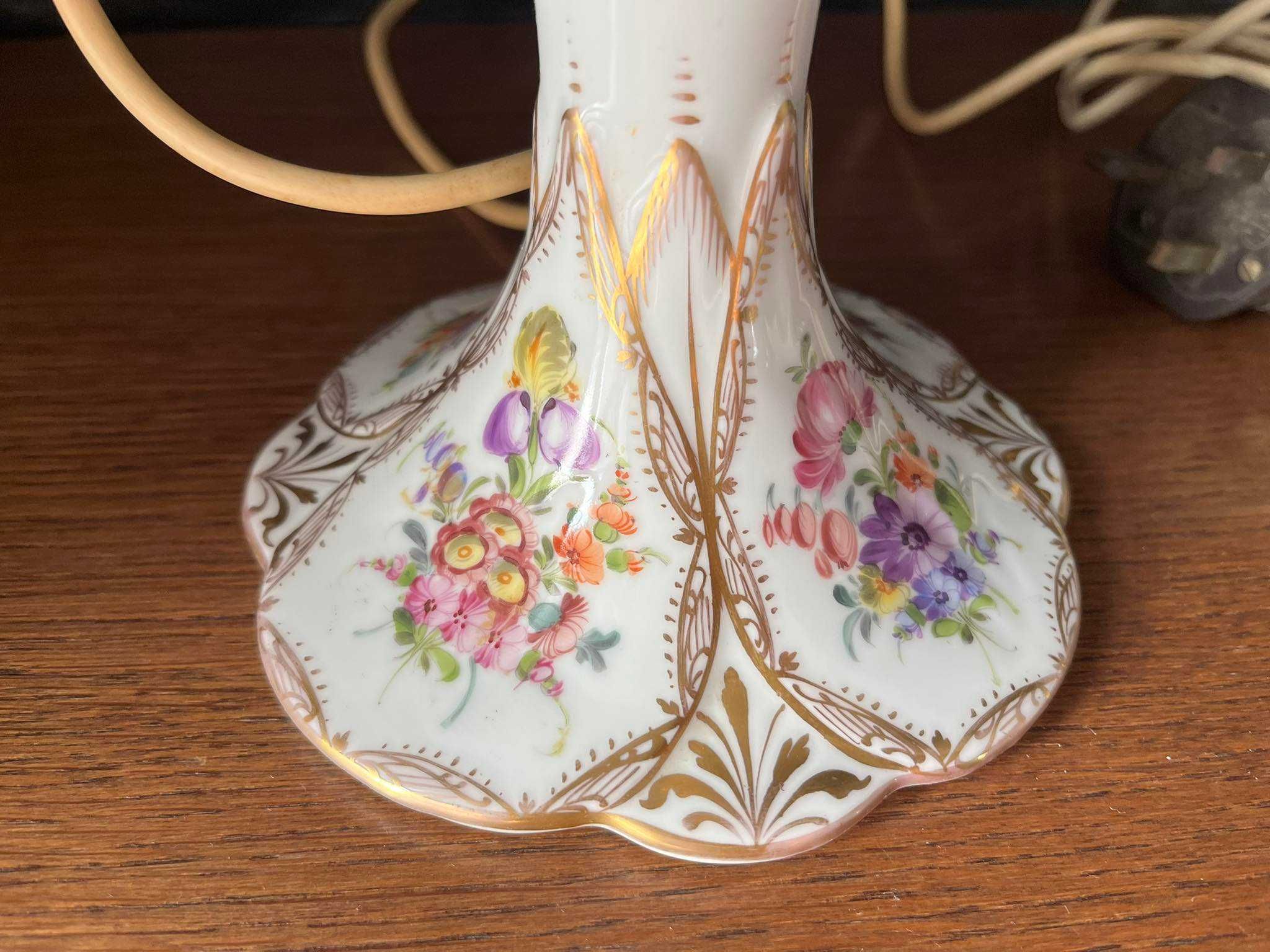 Porcelanowa lampa stołowa sygnowana