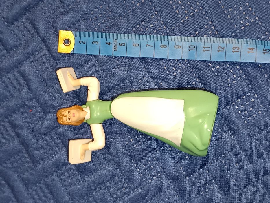 2002 Blue Dress Belle 4.5" McDonald's Action Figure #2 Disney beauty