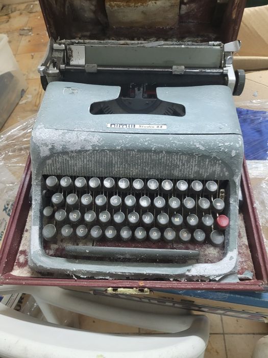 Maquina de escrever Olivetti