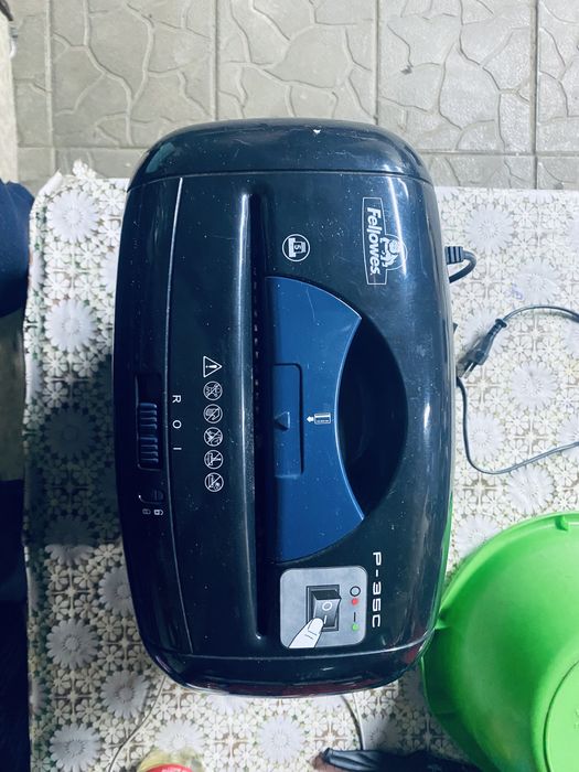 Продам шредер знищувач бумаги Fellowes P-35C