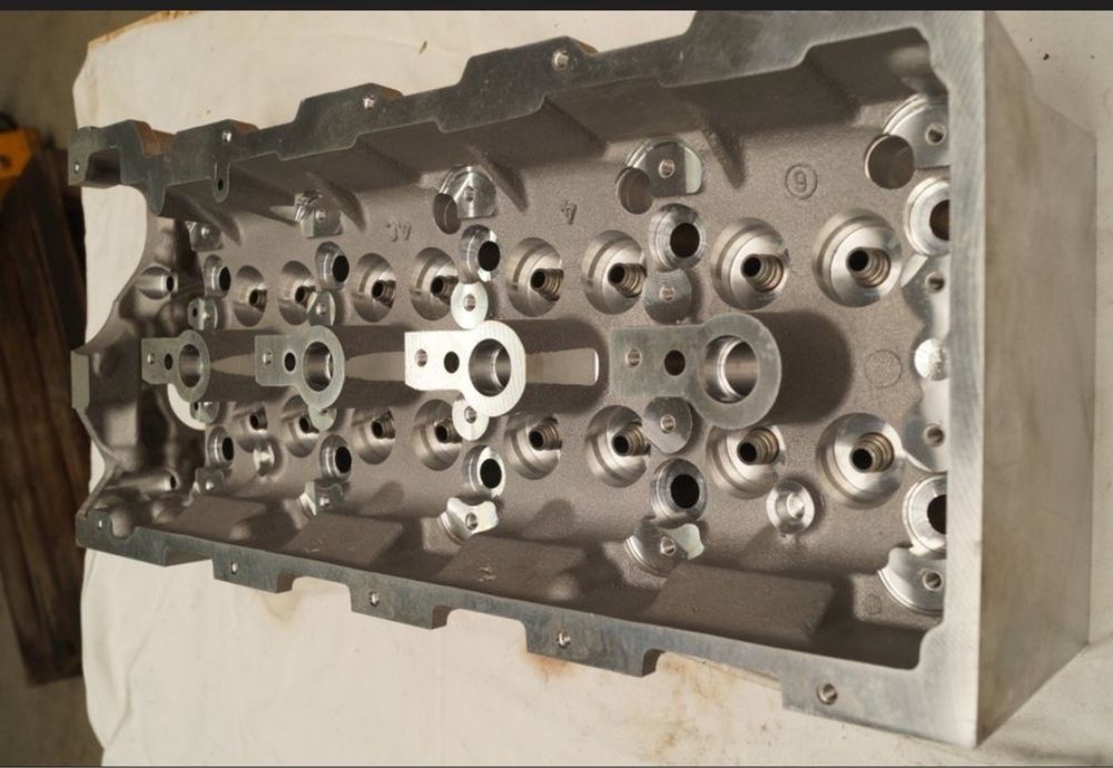 Головка блоку Мерседес Mrecedes Benz  2.2 cdi з клапанами