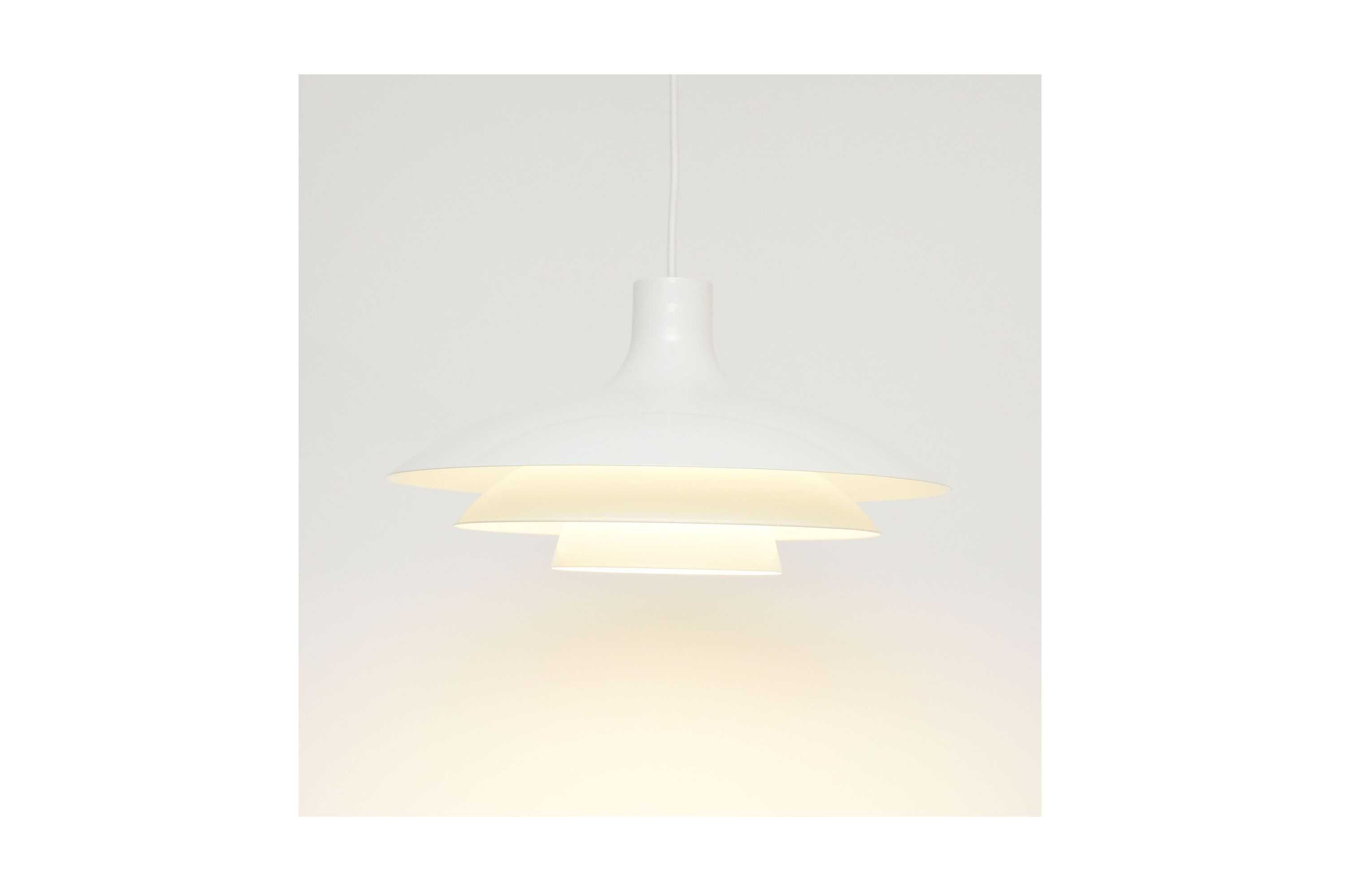 Biała skandynawska lampa, lata 90'te